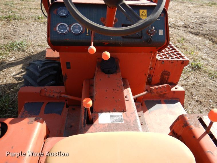 image for item JL9869 1999 Ditch Witch 3610  trencher