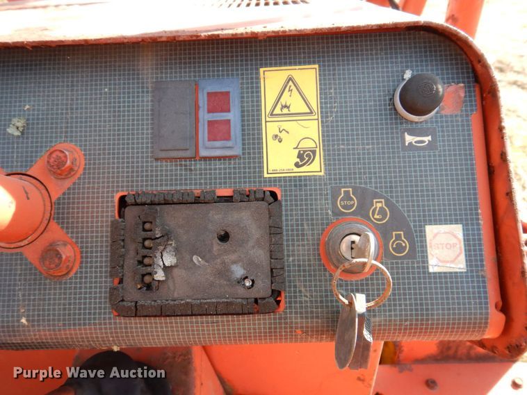 image for item JL9869 1999 Ditch Witch 3610  trencher