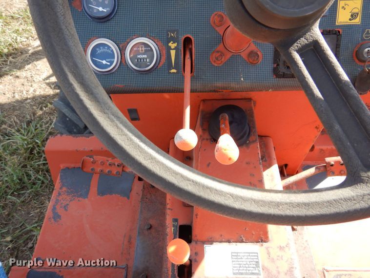 image for item JL9869 1999 Ditch Witch 3610  trencher