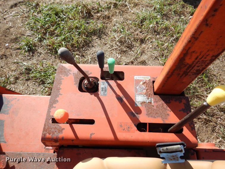image for item JL9869 1999 Ditch Witch 3610  trencher