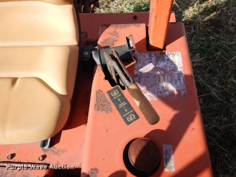 image for item JL9869 1999 Ditch Witch 3610  trencher