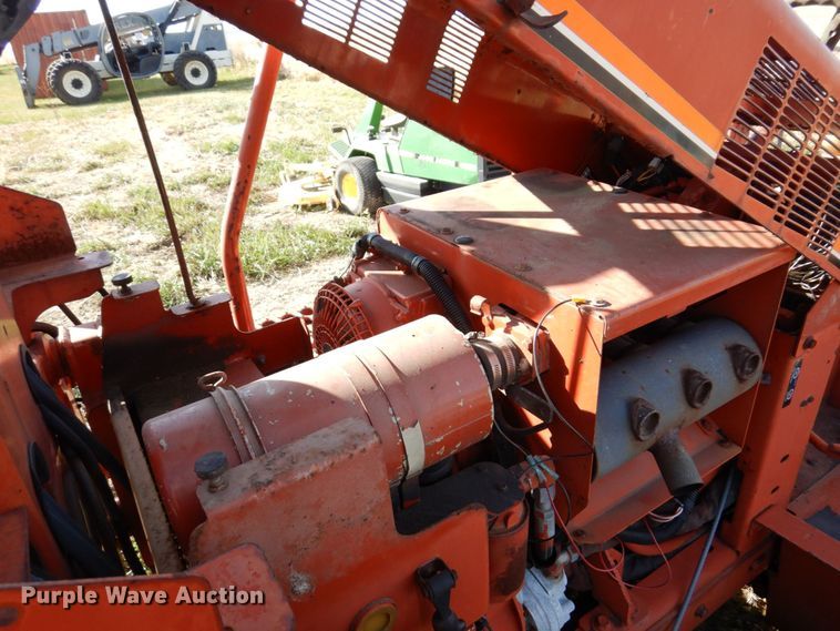 image for item JL9869 1999 Ditch Witch 3610  trencher