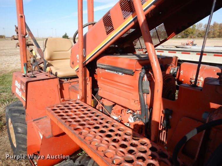 image for item JL9869 1999 Ditch Witch 3610  trencher