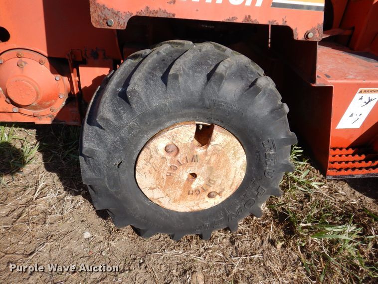 image for item JL9869 1999 Ditch Witch 3610  trencher