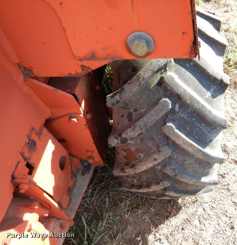 image for item JL9869 1999 Ditch Witch 3610  trencher