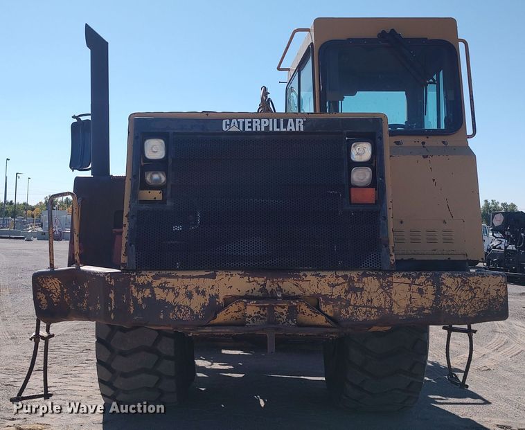 image for item JR9401 1996 Caterpillar 615C Series II  elevating scraper