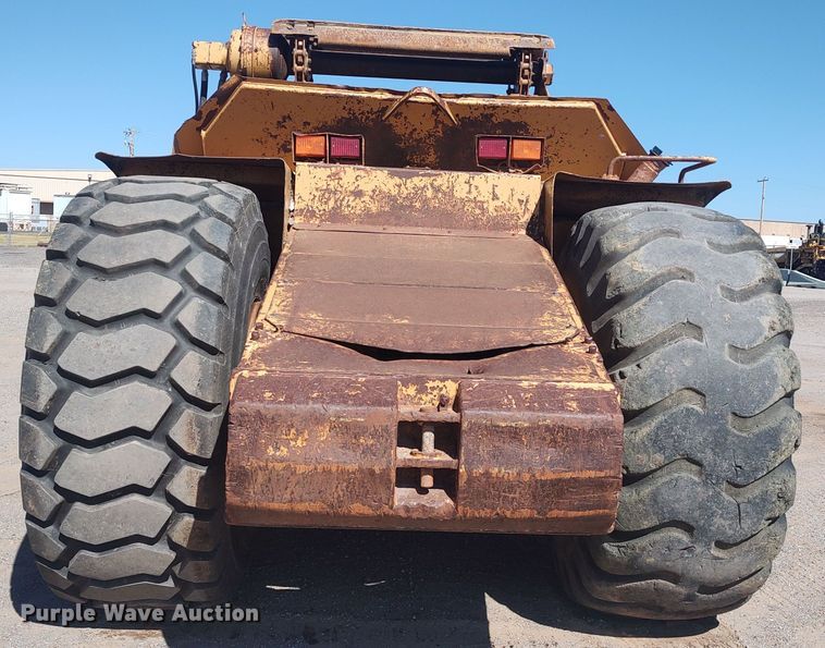 image for item JR9401 1996 Caterpillar 615C Series II  elevating scraper