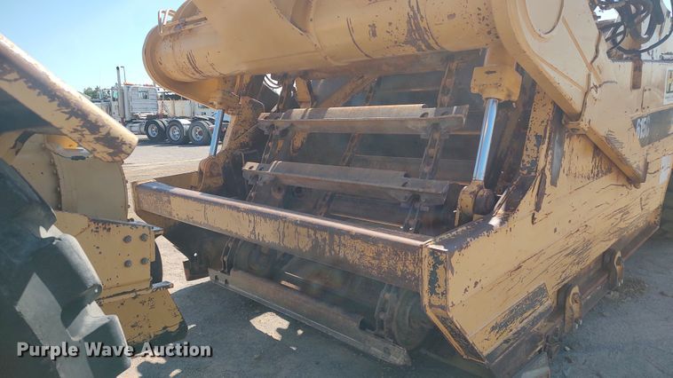 image for item JR9401 1996 Caterpillar 615C Series II  elevating scraper