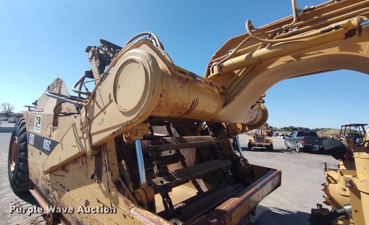 image for item JR9401 1996 Caterpillar 615C Series II  elevating scraper