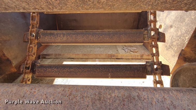 image for item JR9401 1996 Caterpillar 615C Series II  elevating scraper