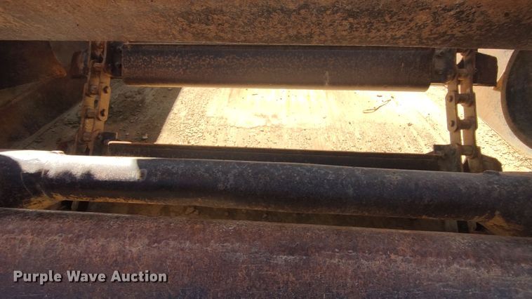 image for item JR9401 1996 Caterpillar 615C Series II  elevating scraper