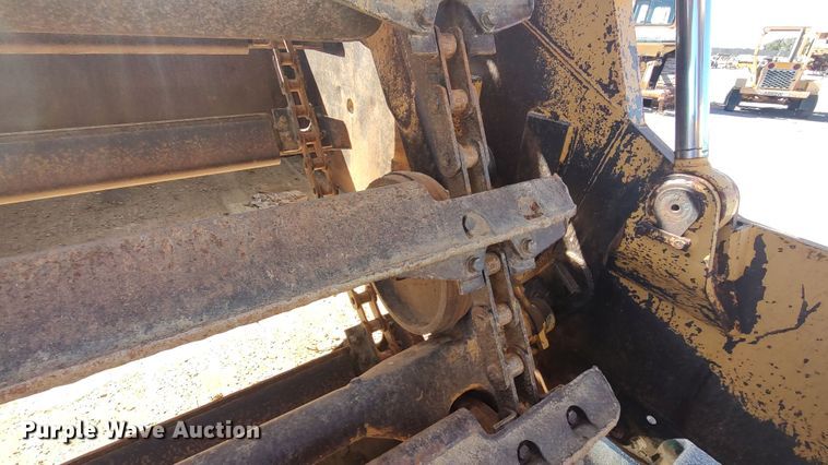 image for item JR9401 1996 Caterpillar 615C Series II  elevating scraper