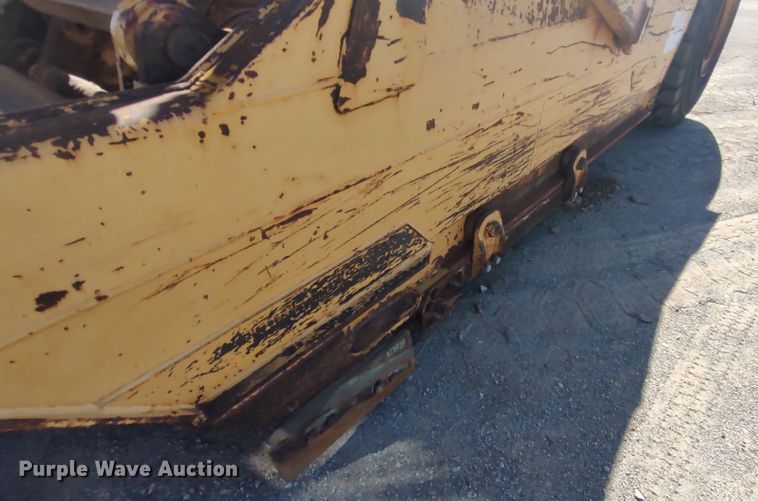 image for item JR9401 1996 Caterpillar 615C Series II  elevating scraper