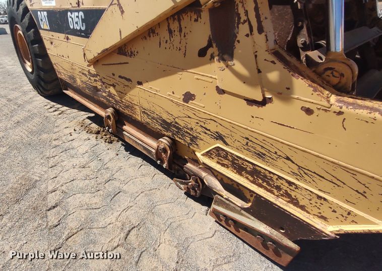 image for item JR9401 1996 Caterpillar 615C Series II  elevating scraper