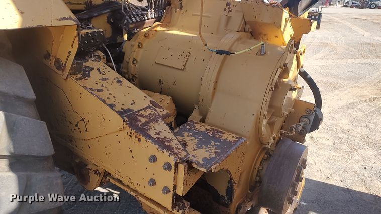 image for item JR9401 1996 Caterpillar 615C Series II  elevating scraper