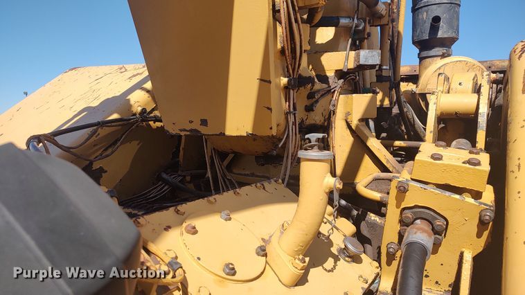 image for item JR9401 1996 Caterpillar 615C Series II  elevating scraper