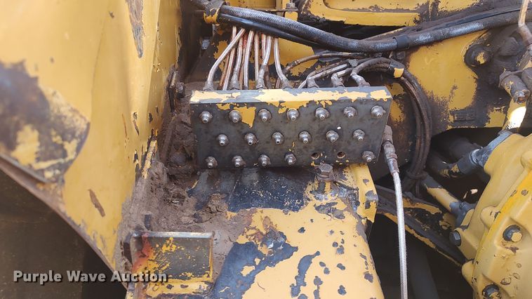 image for item JR9401 1996 Caterpillar 615C Series II  elevating scraper