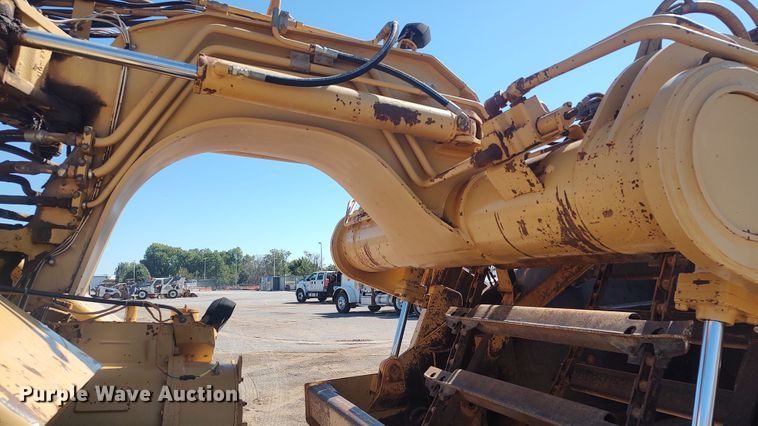 image for item JR9401 1996 Caterpillar 615C Series II  elevating scraper