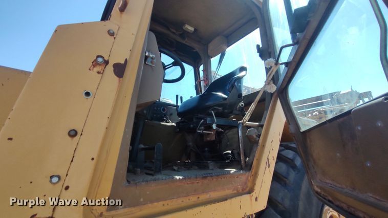 image for item JR9401 1996 Caterpillar 615C Series II  elevating scraper