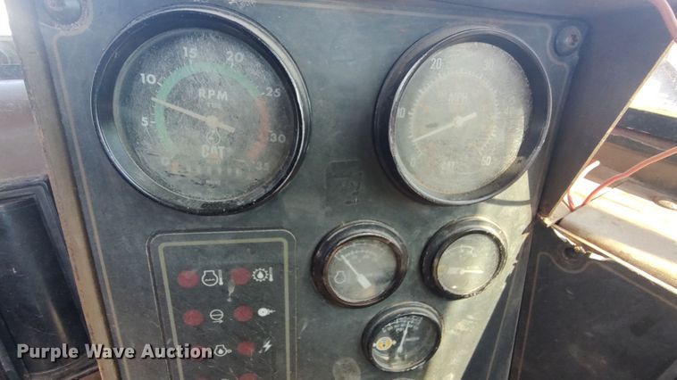 image for item JR9401 1996 Caterpillar 615C Series II  elevating scraper