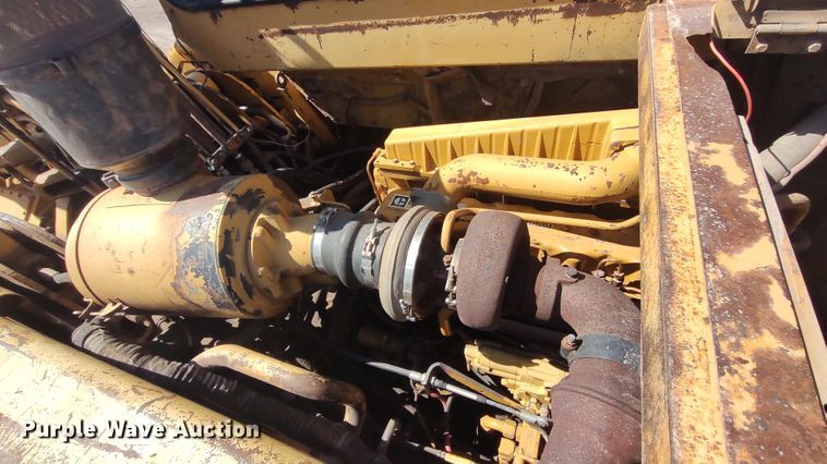 image for item JR9401 1996 Caterpillar 615C Series II  elevating scraper