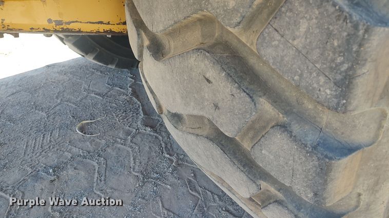 image for item JR9401 1996 Caterpillar 615C Series II  elevating scraper