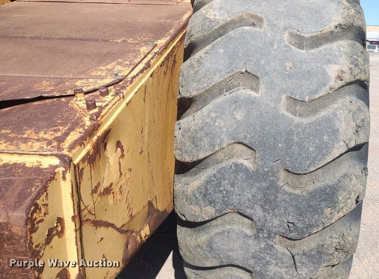 image for item JR9401 1996 Caterpillar 615C Series II  elevating scraper