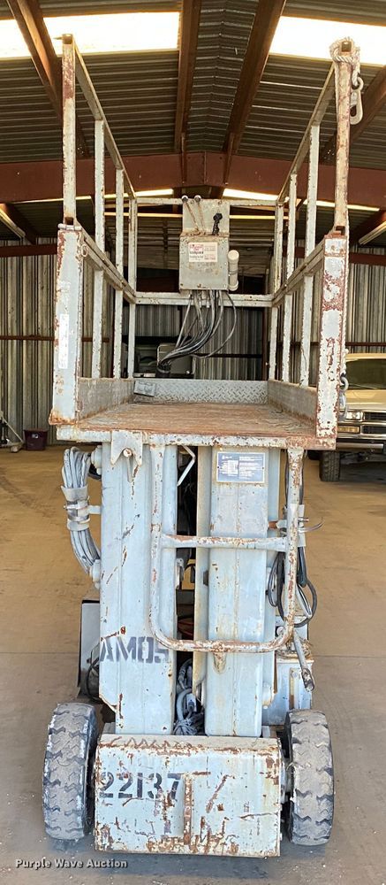 image for item JW9371 Sky Witch 2234E  scissor lift
