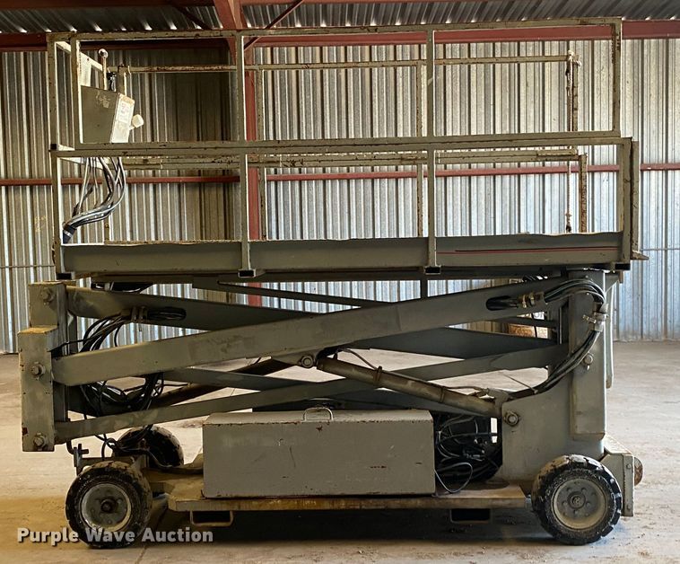 image for item JW9371 Sky Witch 2234E  scissor lift