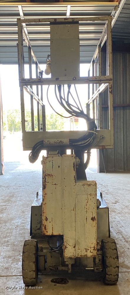 image for item JW9371 Sky Witch 2234E  scissor lift