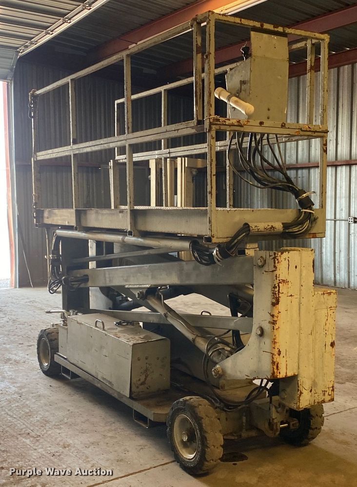 image for item JW9371 Sky Witch 2234E  scissor lift