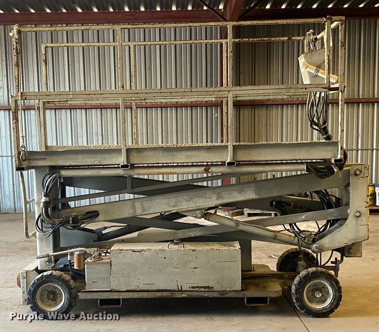 image for item JW9371 Sky Witch 2234E  scissor lift
