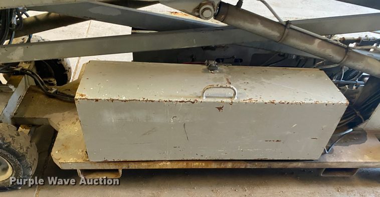 image for item JW9371 Sky Witch 2234E  scissor lift