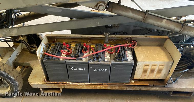 image for item JW9371 Sky Witch 2234E  scissor lift