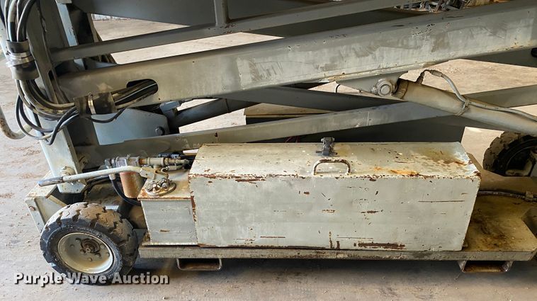 image for item JW9371 Sky Witch 2234E  scissor lift