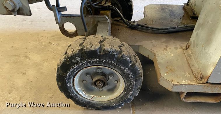 image for item JW9371 Sky Witch 2234E  scissor lift