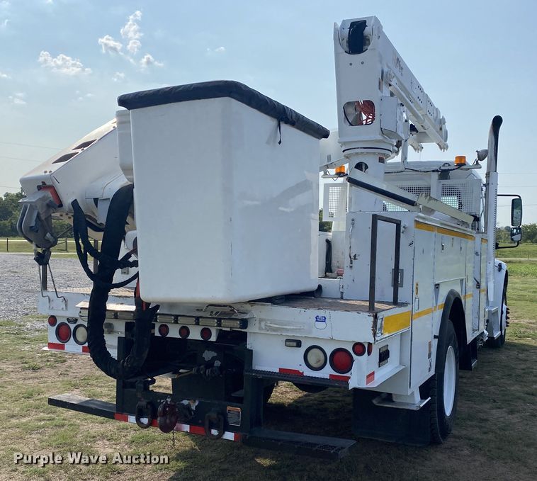 image for item JW9424 2010 Freightliner Business Class M2  bucket truck