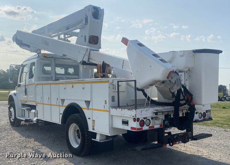 image for item JW9424 2010 Freightliner Business Class M2  bucket truck