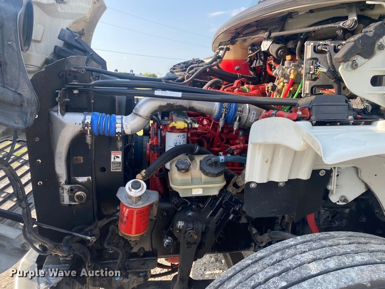 image for item JW9424 2010 Freightliner Business Class M2  bucket truck