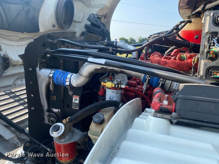 image for item JW9424 2010 Freightliner Business Class M2  bucket truck