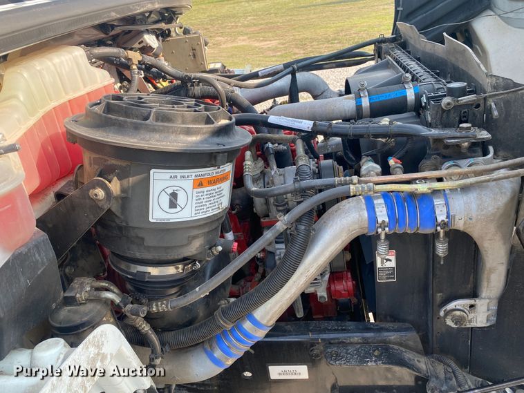 image for item JW9424 2010 Freightliner Business Class M2  bucket truck