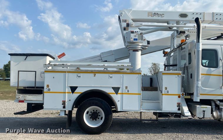 image for item JW9424 2010 Freightliner Business Class M2  bucket truck
