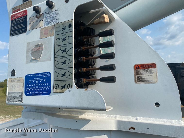 image for item JW9424 2010 Freightliner Business Class M2  bucket truck