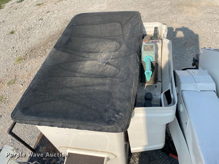 image for item JW9424 2010 Freightliner Business Class M2  bucket truck