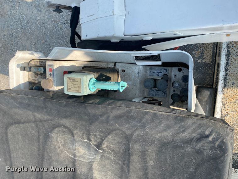 image for item JW9424 2010 Freightliner Business Class M2  bucket truck