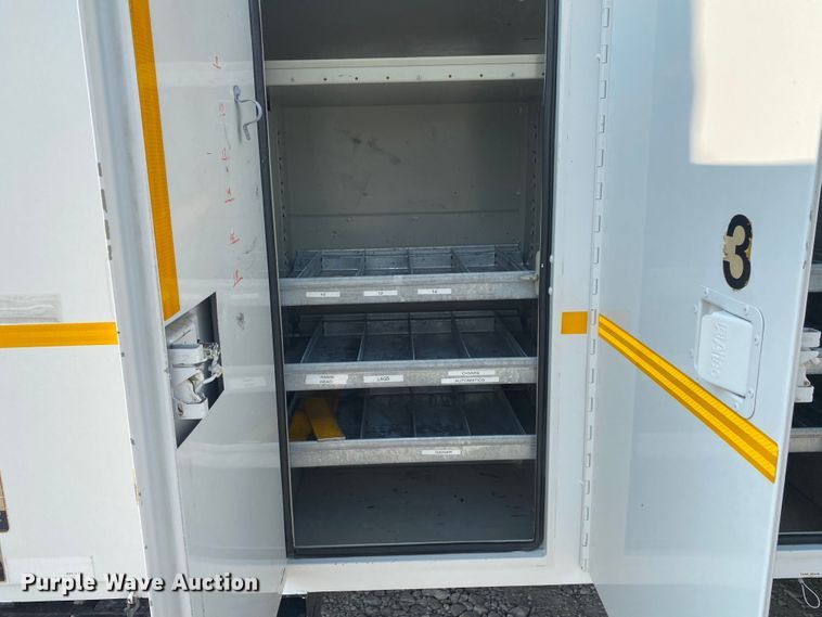 image for item JW9424 2010 Freightliner Business Class M2  bucket truck