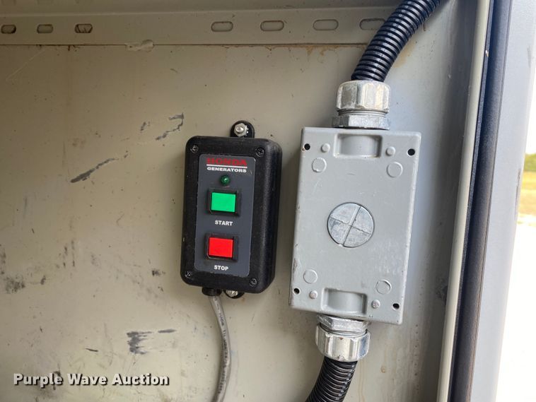 image for item JW9424 2010 Freightliner Business Class M2  bucket truck