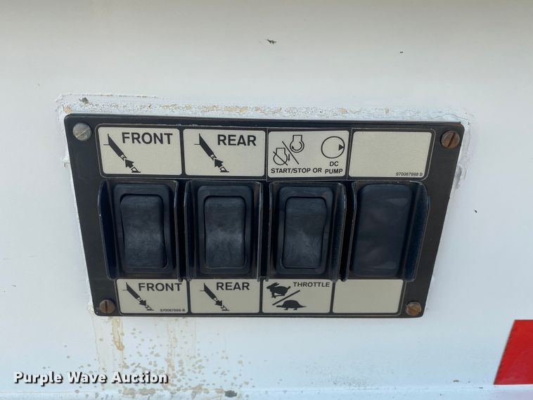 image for item JW9424 2010 Freightliner Business Class M2  bucket truck