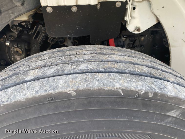 image for item JW9424 2010 Freightliner Business Class M2  bucket truck