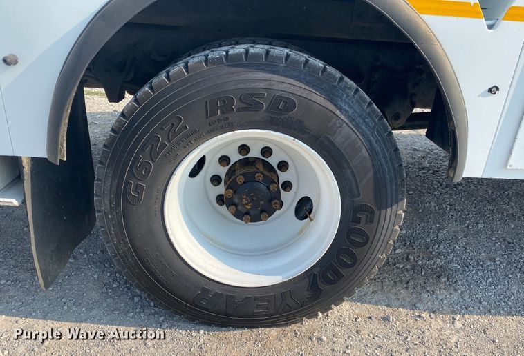 image for item JW9424 2010 Freightliner Business Class M2  bucket truck